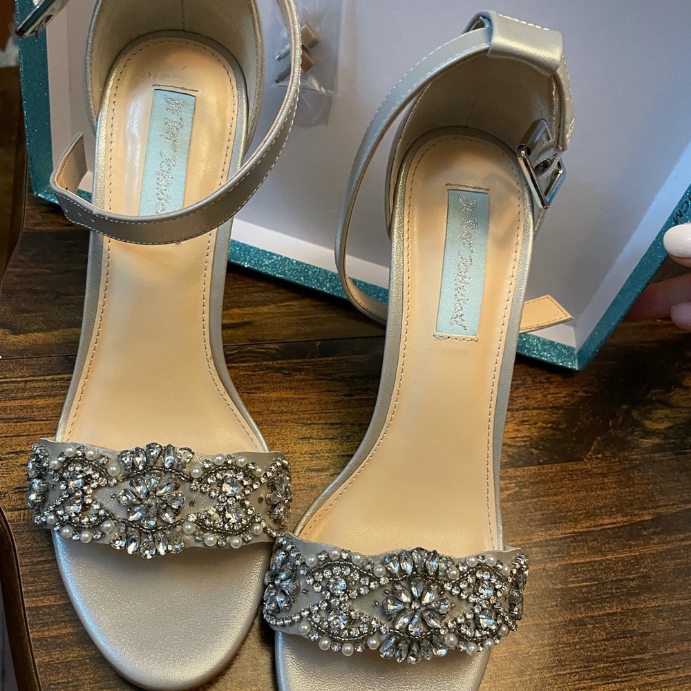 Special event/wedding shoes! Silver & beaded.
